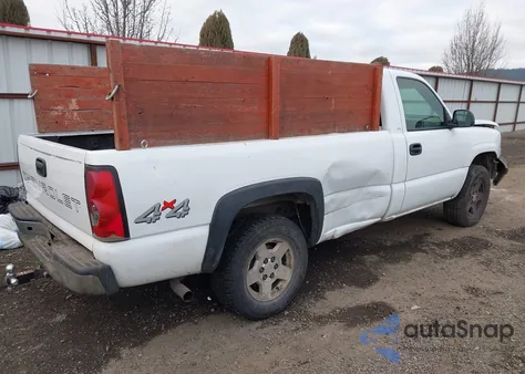2005 Chevrolet Silverado 1500 Work Truck z USA, uszkodzony, nr VIN 1GCEK14T25Z255004